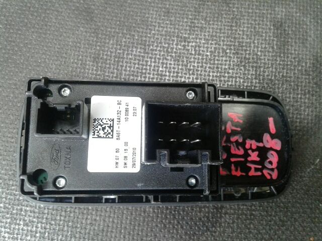 bontott FORD FIESTA VII Jobb első Ablakemelő Kapcsoló