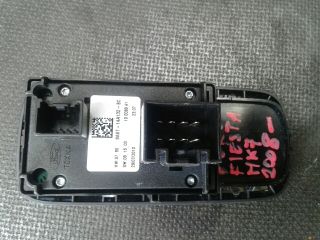 bontott FORD FIESTA VII Jobb első Ablakemelő Kapcsoló