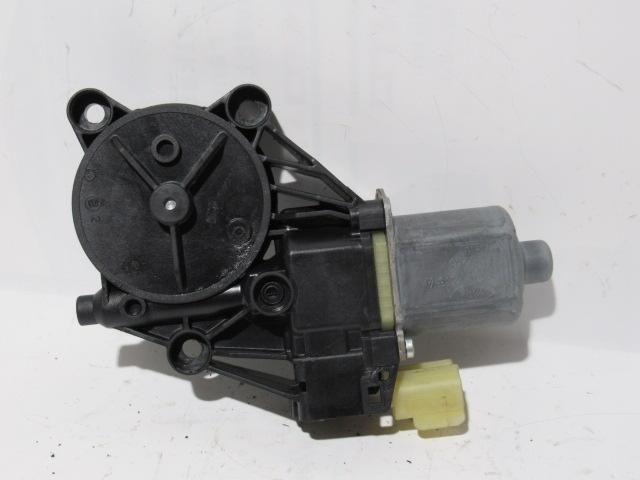 bontott FORD FIESTA VII Jobb első Ablakemelő Motor