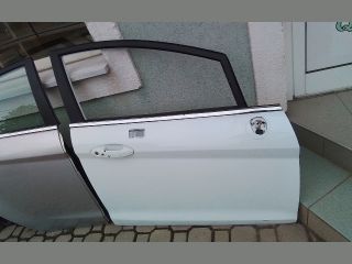 bontott FORD FIESTA VII Jobb első Ajtó (Részeivel)