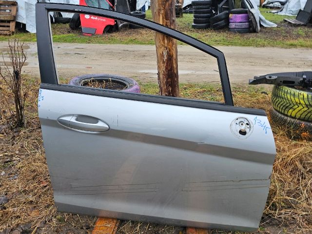 bontott FORD FIESTA VII Jobb első Ajtó (Részeivel)