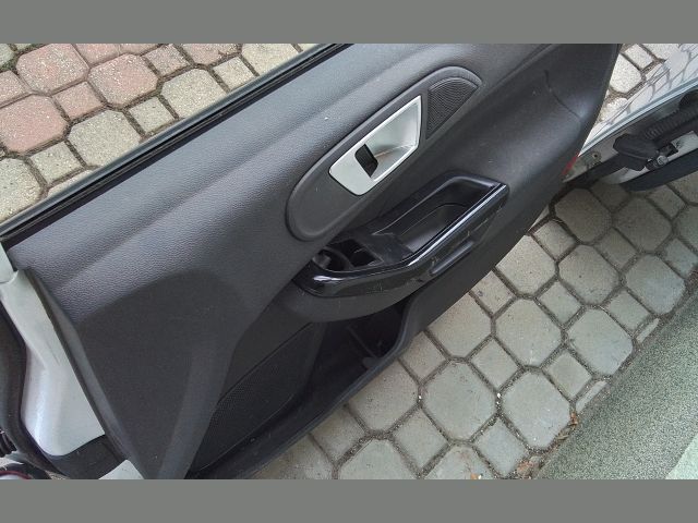 bontott FORD FIESTA VII Jobb első Ajtó (Részeivel)