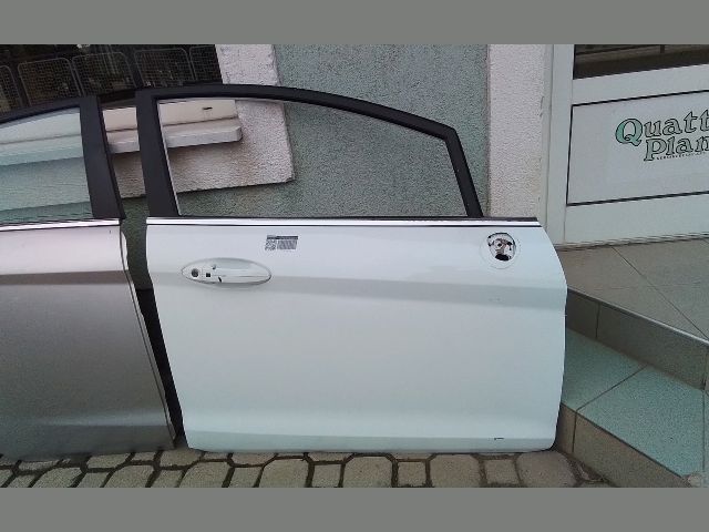 bontott FORD FIESTA VII Jobb első Ajtó (Részeivel)