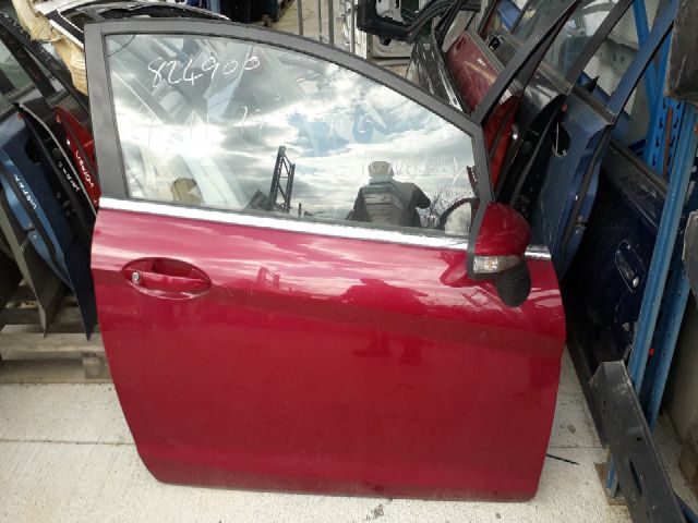 bontott FORD FIESTA VII Jobb első Ajtó (Részeivel)