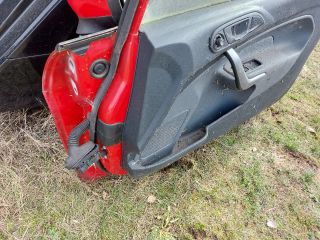 bontott FORD FIESTA VII Jobb első Ajtó (Részeivel)
