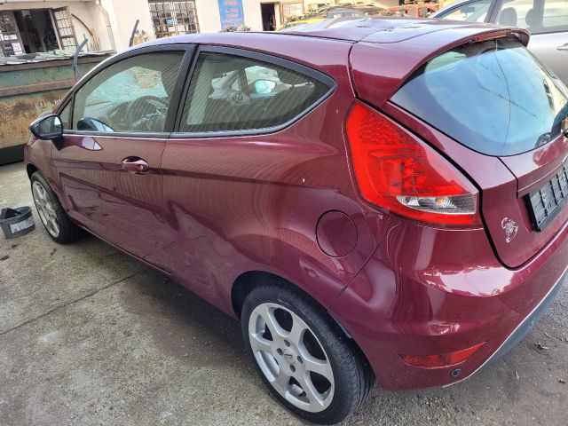 bontott FORD FIESTA VII Jobb első Vízlehúzó Gumicsík