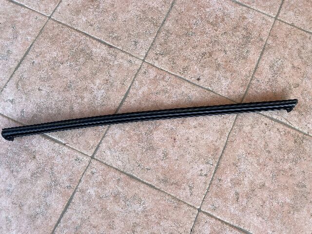 bontott FORD FIESTA VII Jobb első Vízlehúzó Gumicsík