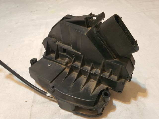 bontott FORD FIESTA VII Jobb hátsó Ajtózár