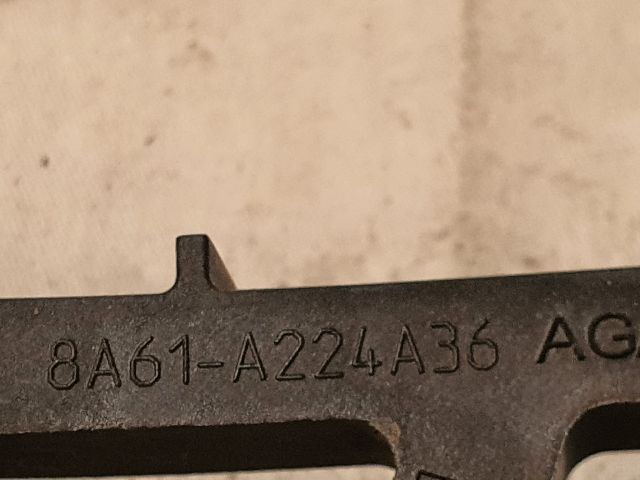 bontott FORD FIESTA VII Jobb hátsó Külső Kilincsfészek