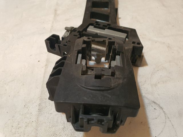 bontott FORD FIESTA VII Jobb hátsó Külső Kilincsfészek