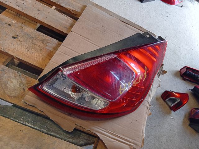 bontott FORD FIESTA VII Jobb Hátsó Lámpa