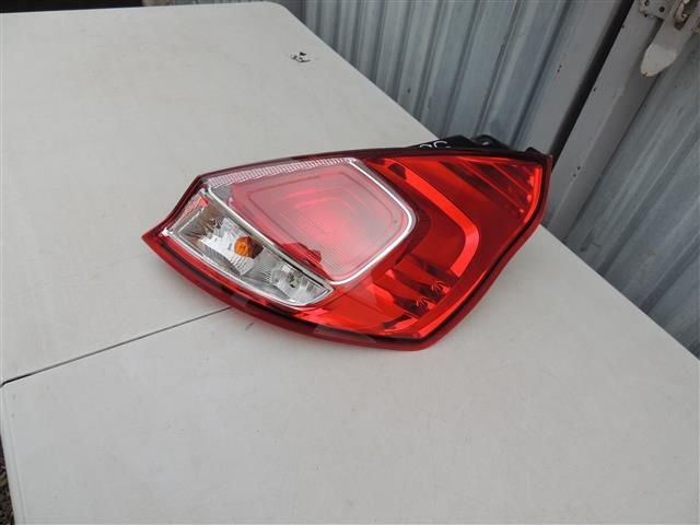 bontott FORD FIESTA VII Jobb Hátsó Lámpa