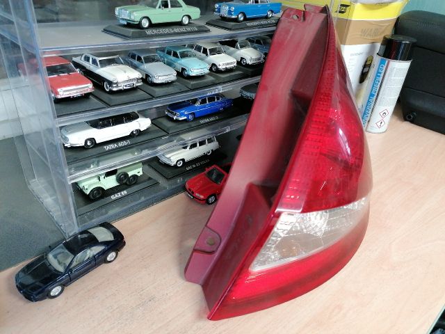 bontott FORD FIESTA VII Jobb Hátsó Lámpa