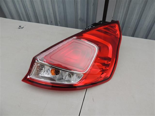 bontott FORD FIESTA VII Jobb Hátsó Lámpa