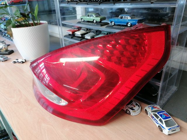 bontott FORD FIESTA VII Jobb Hátsó Lámpa