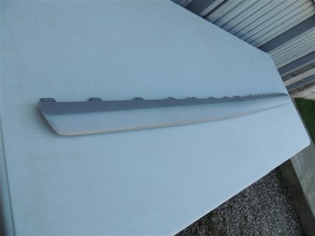 bontott FORD FIESTA VII Jobb Küszöb