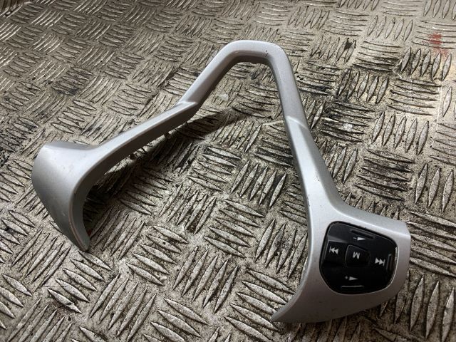 bontott FORD FIESTA VII Kormány Díszléc