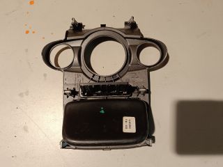 bontott FORD FIESTA VII Középkonzol Keret