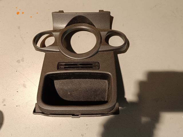 bontott FORD FIESTA VII Középkonzol Keret