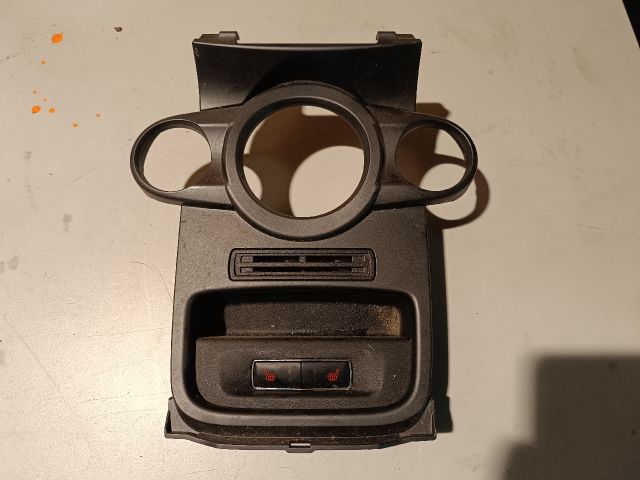 bontott FORD FIESTA VII Középkonzol Keret