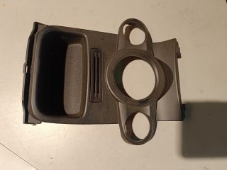 bontott FORD FIESTA VII Középkonzol Keret