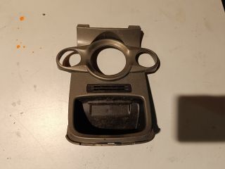 bontott FORD FIESTA VII Középkonzol Keret