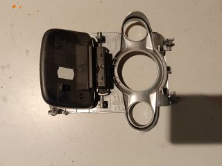 bontott FORD FIESTA VII Középkonzol Keret