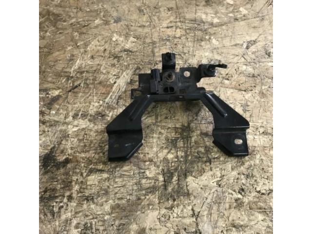 bontott FORD FIESTA VII Motorháztető Zárszerkezet