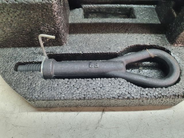 bontott FORD FIESTA VII Pótkerék Szerszámtartó