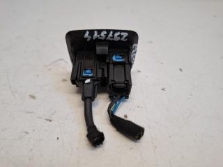 bontott FORD FIESTA VII USB Aljzat