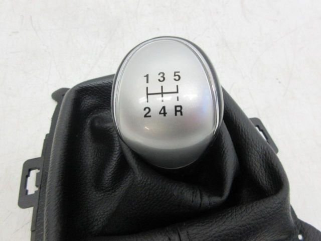 bontott FORD FIESTA VII Váltógomb