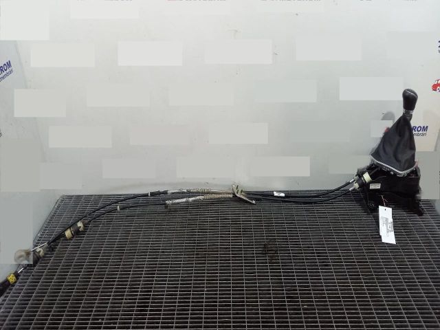 bontott FORD FIESTA VII Váltógomb