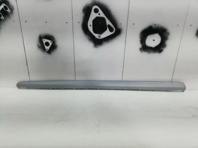 bontott FORD FIESTA VIII Bal első Küszöb Díszléc