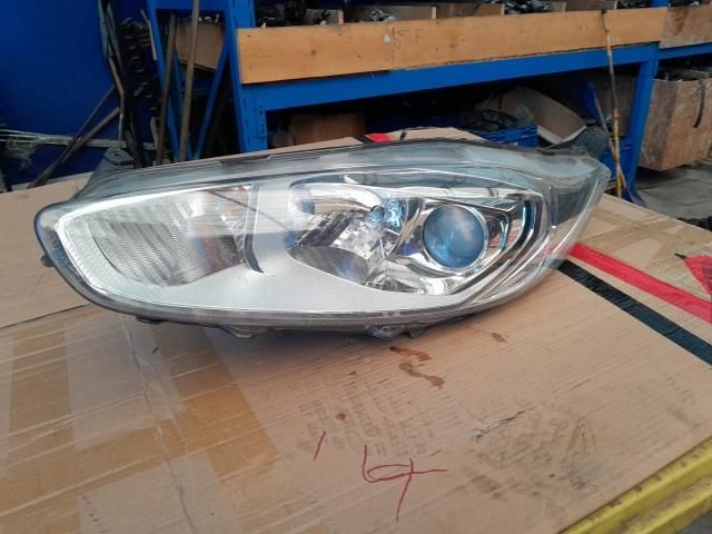 bontott FORD FIESTA VIII Bal Fényszóró