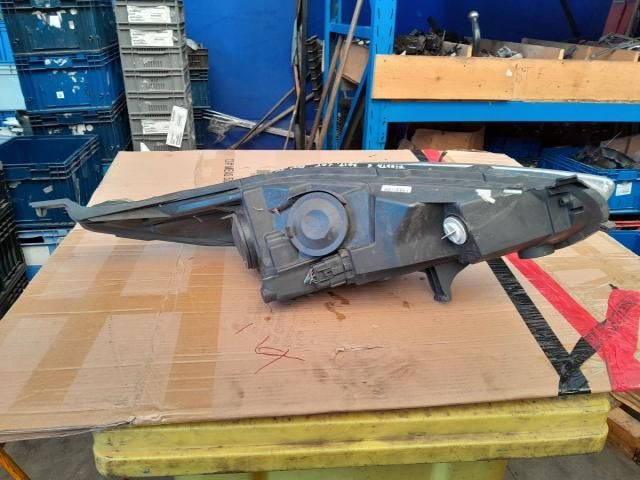 bontott FORD FIESTA VIII Bal Fényszóró