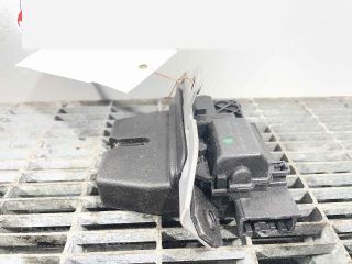 bontott FORD FIESTA VIII Csomagtérajtó Ütköző