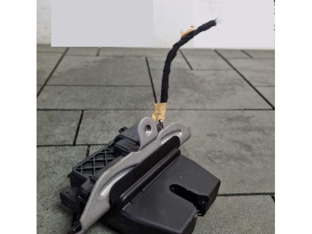 bontott FORD FIESTA VIII Csomagtérajtó Zárszerkezet