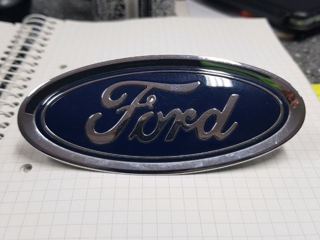 bontott FORD FIESTA VIII Első Embléma