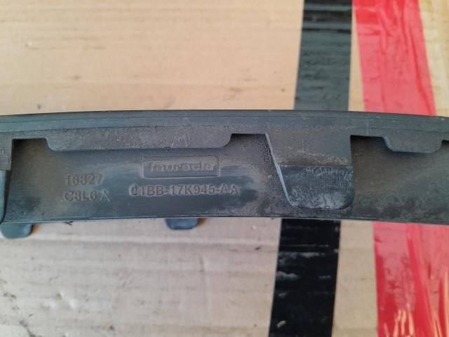 bontott FORD FIESTA VIII Első Lökhárító Alsó Középső Díszrács