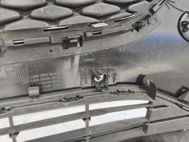 bontott FORD FIESTA VIII Első Lökhárító (Részeivel)