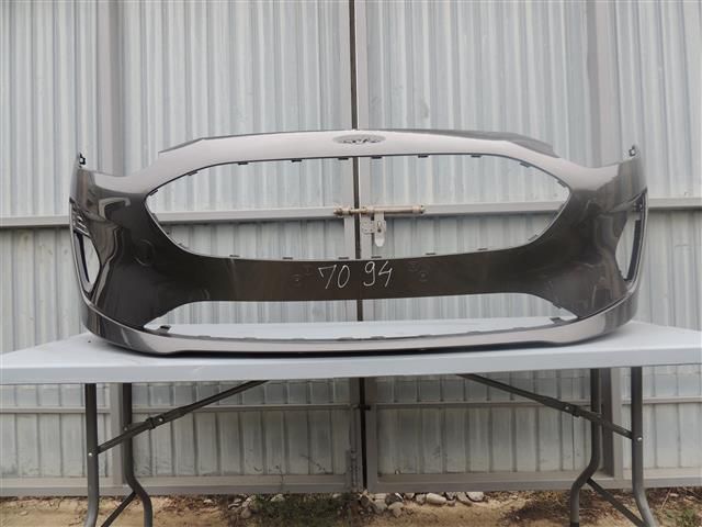 bontott FORD FIESTA VIII Első Lökhárító (Részeivel)