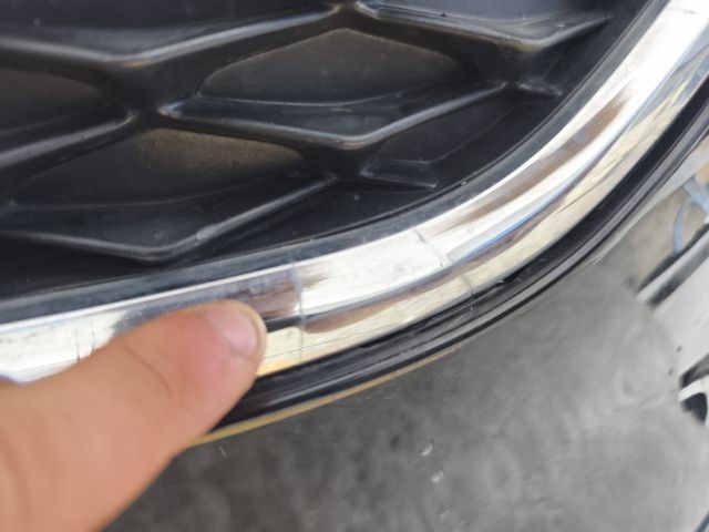 bontott FORD FIESTA VIII Első Lökhárító (Részeivel)