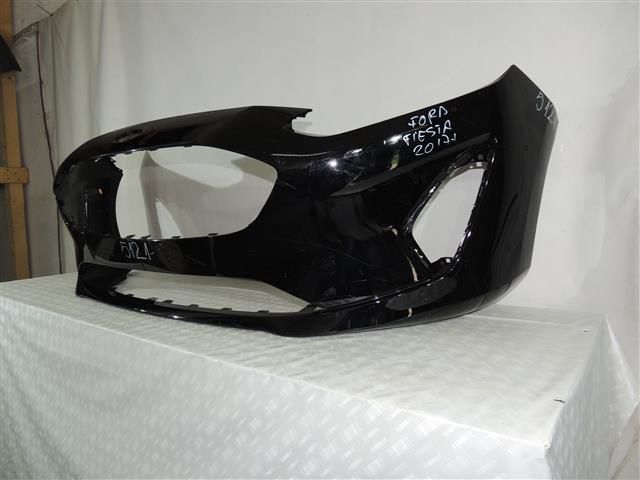 bontott FORD FIESTA VIII Első Lökhárító (Részeivel)