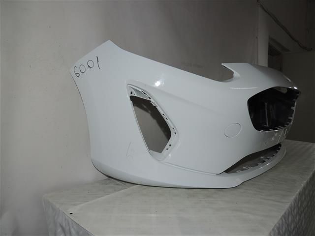 bontott FORD FIESTA VIII Első Lökhárító (Részeivel)