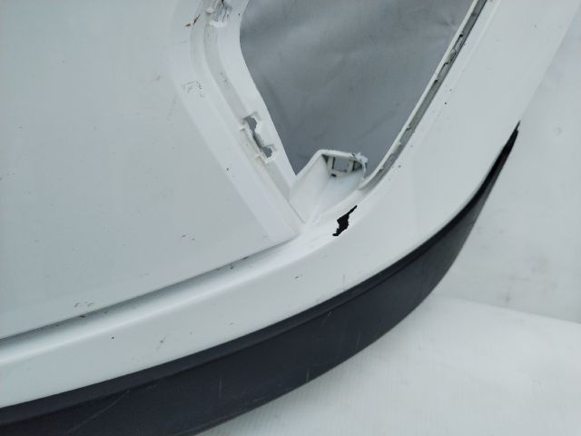 bontott FORD FIESTA VIII Első Lökhárító (Üresen)