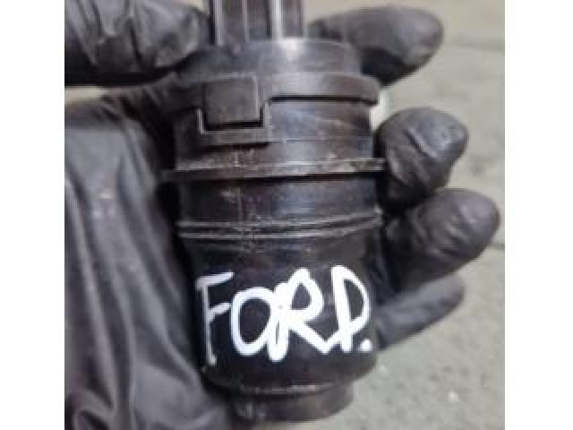 bontott FORD FIESTA VIII Fényszórómosó Szivattyú