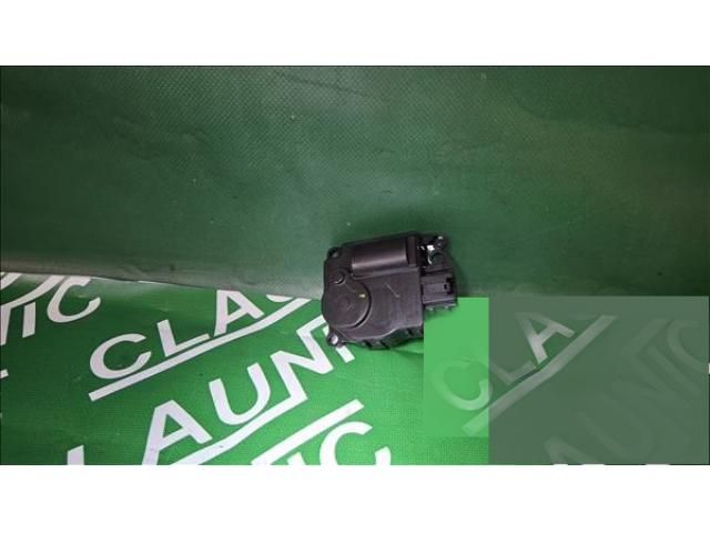 bontott FORD FIESTA VIII Fűtés Állító Motor