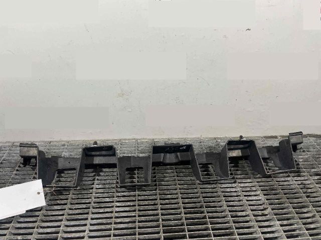 bontott FORD FIESTA VIII Hátsó középső Lökhárító Tartó (Műanyag)