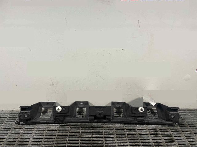 bontott FORD FIESTA VIII Hátsó középső Lökhárító Tartó (Műanyag)