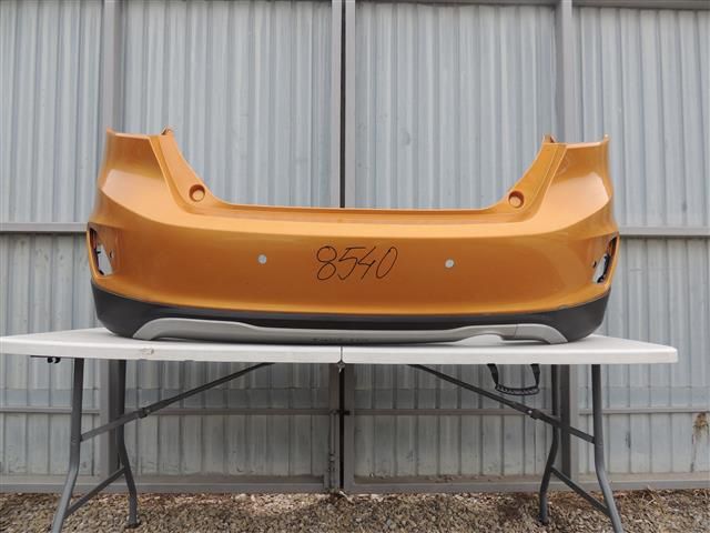 bontott FORD FIESTA VIII Hátsó Lökhárító (Részeivel)